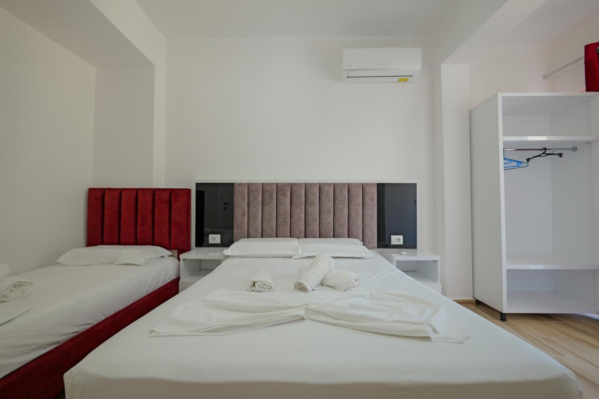 Hotel Take Борш Экстерьер фото