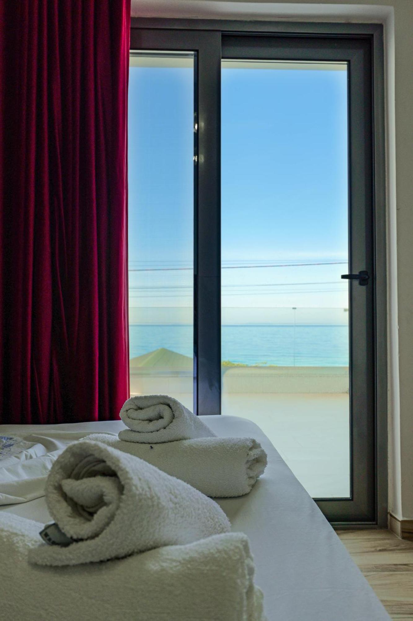 Hotel Take Борш Экстерьер фото