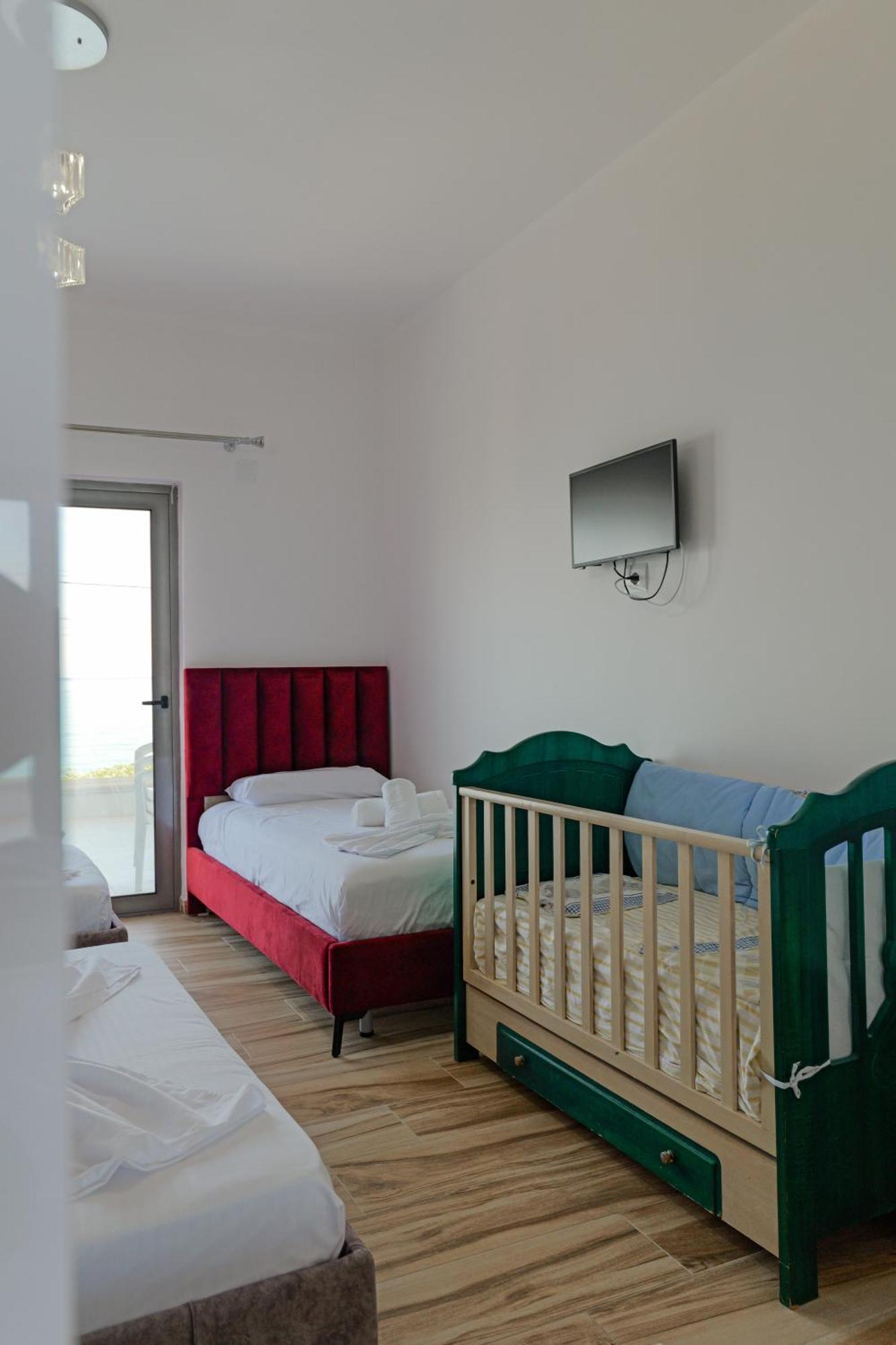 Hotel Take Борш Экстерьер фото