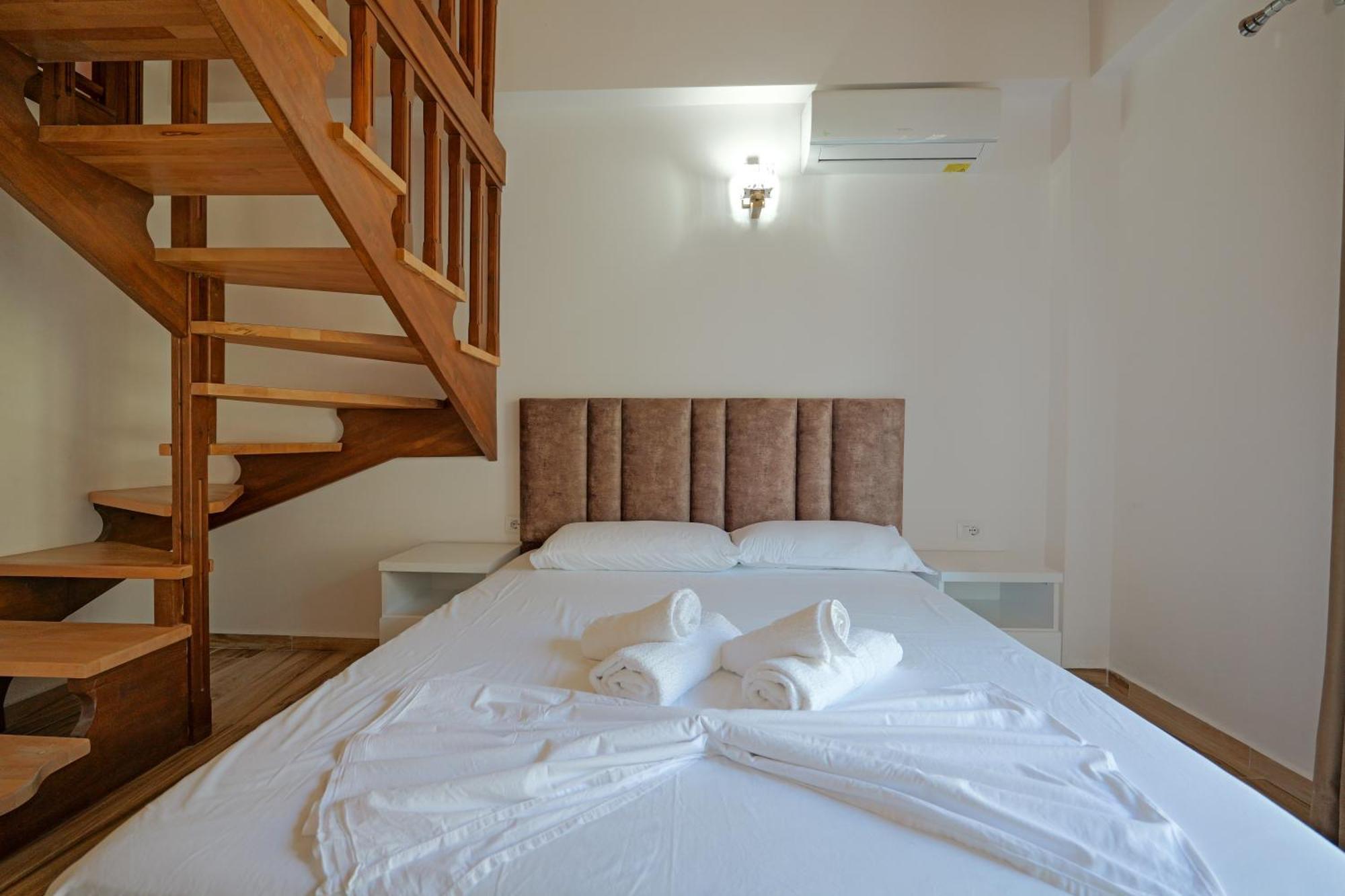 Hotel Take Борш Экстерьер фото