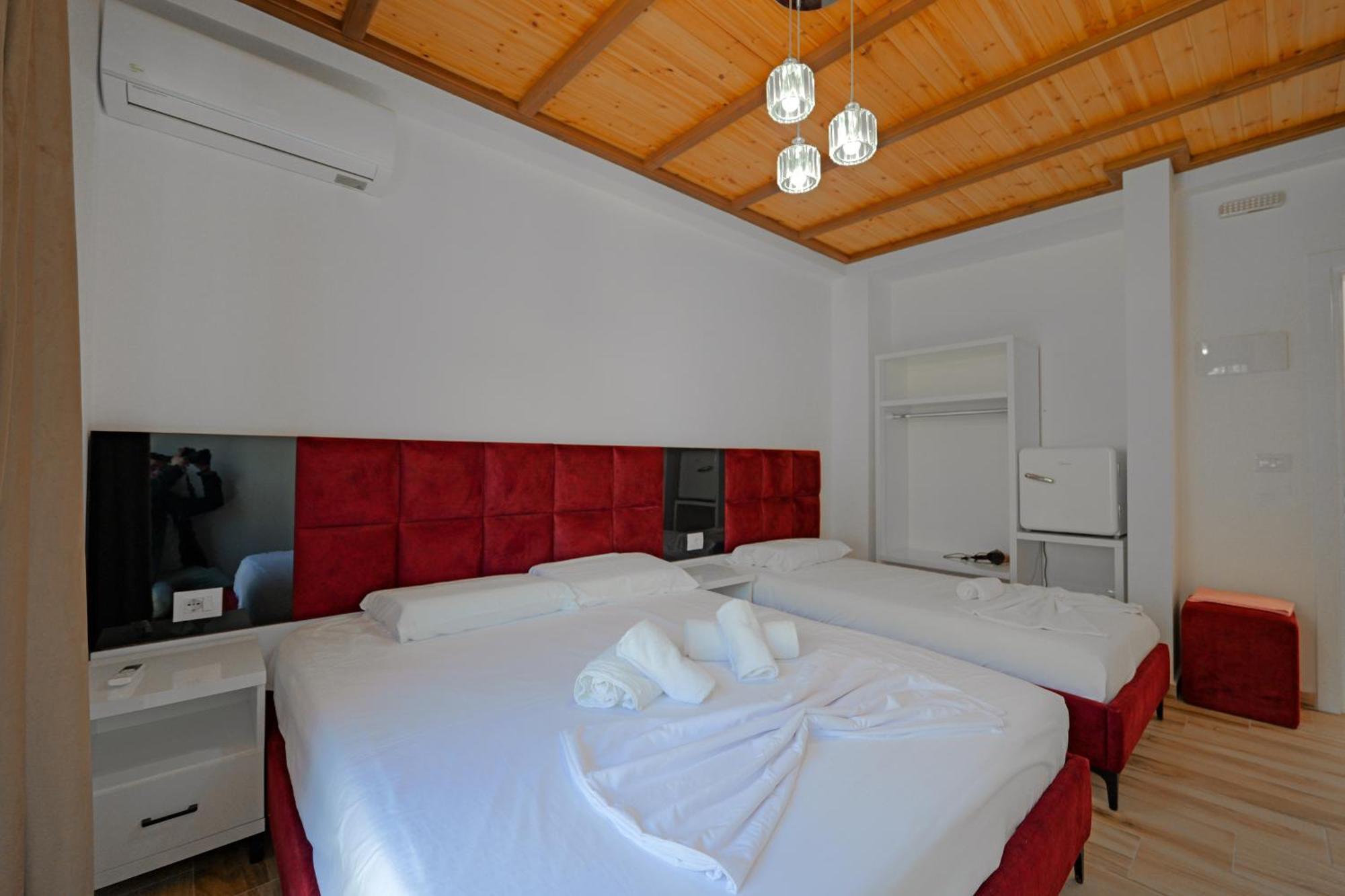 Hotel Take Борш Экстерьер фото