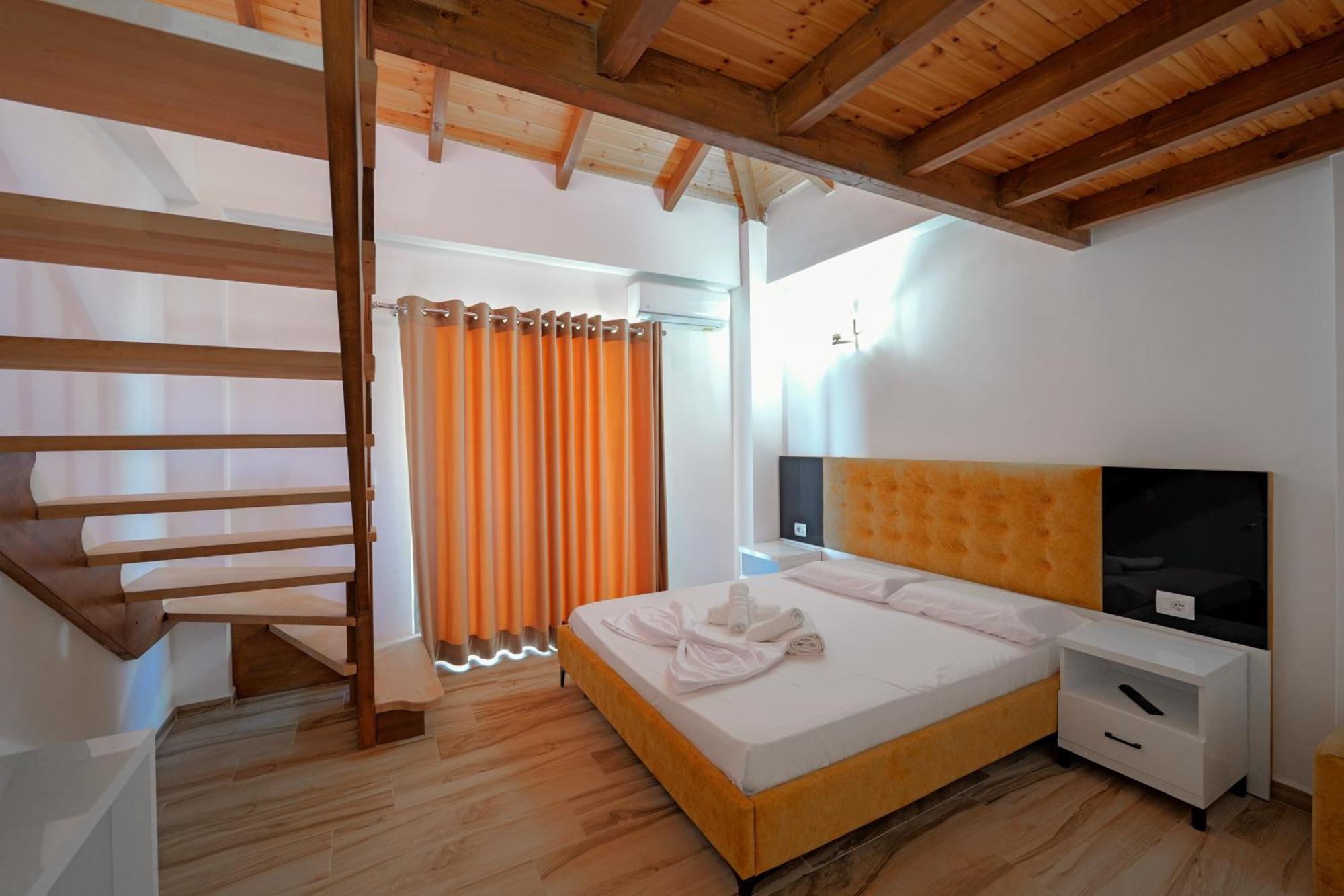 Hotel Take Борш Экстерьер фото