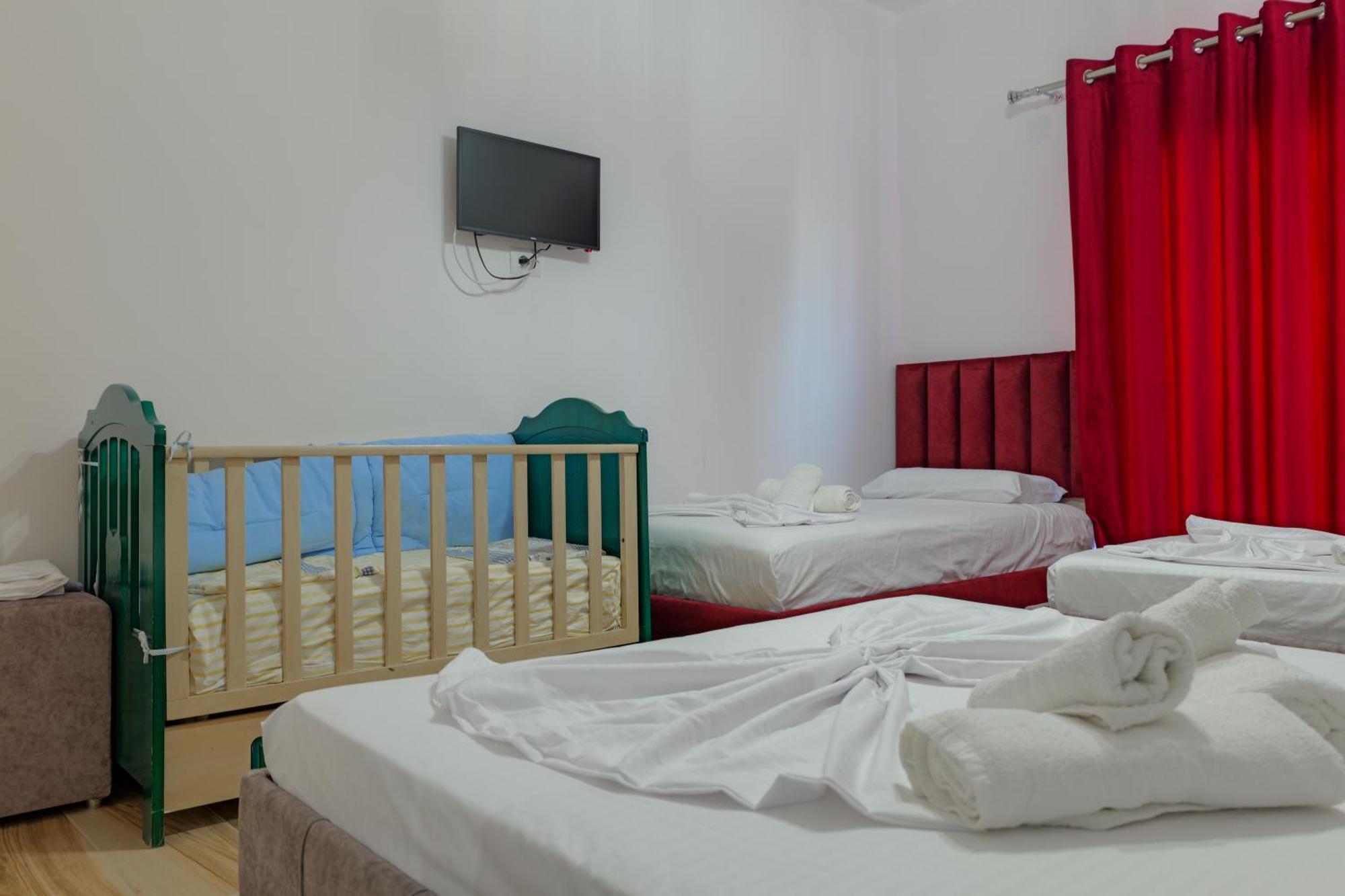 Hotel Take Борш Экстерьер фото