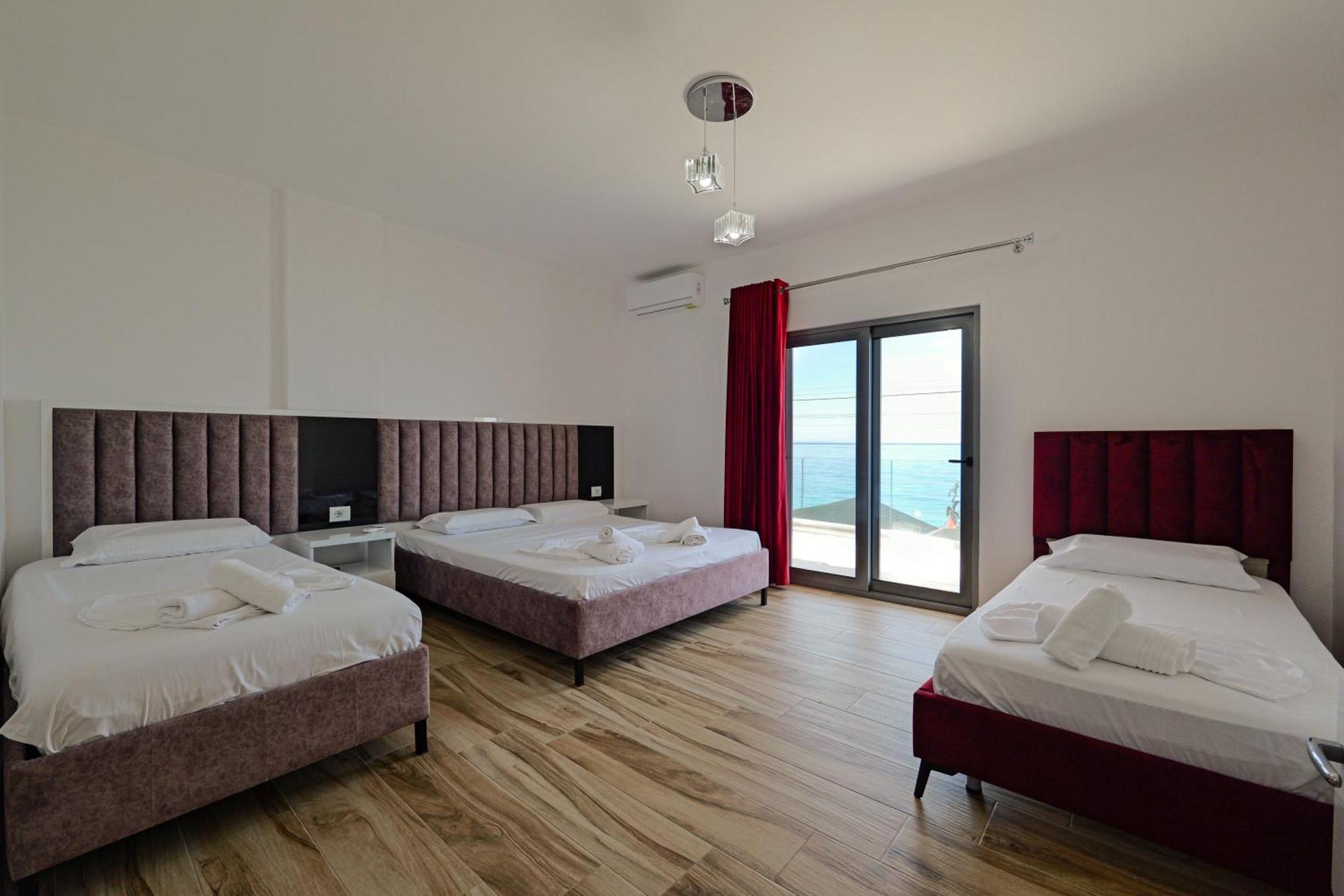 Hotel Take Борш Экстерьер фото