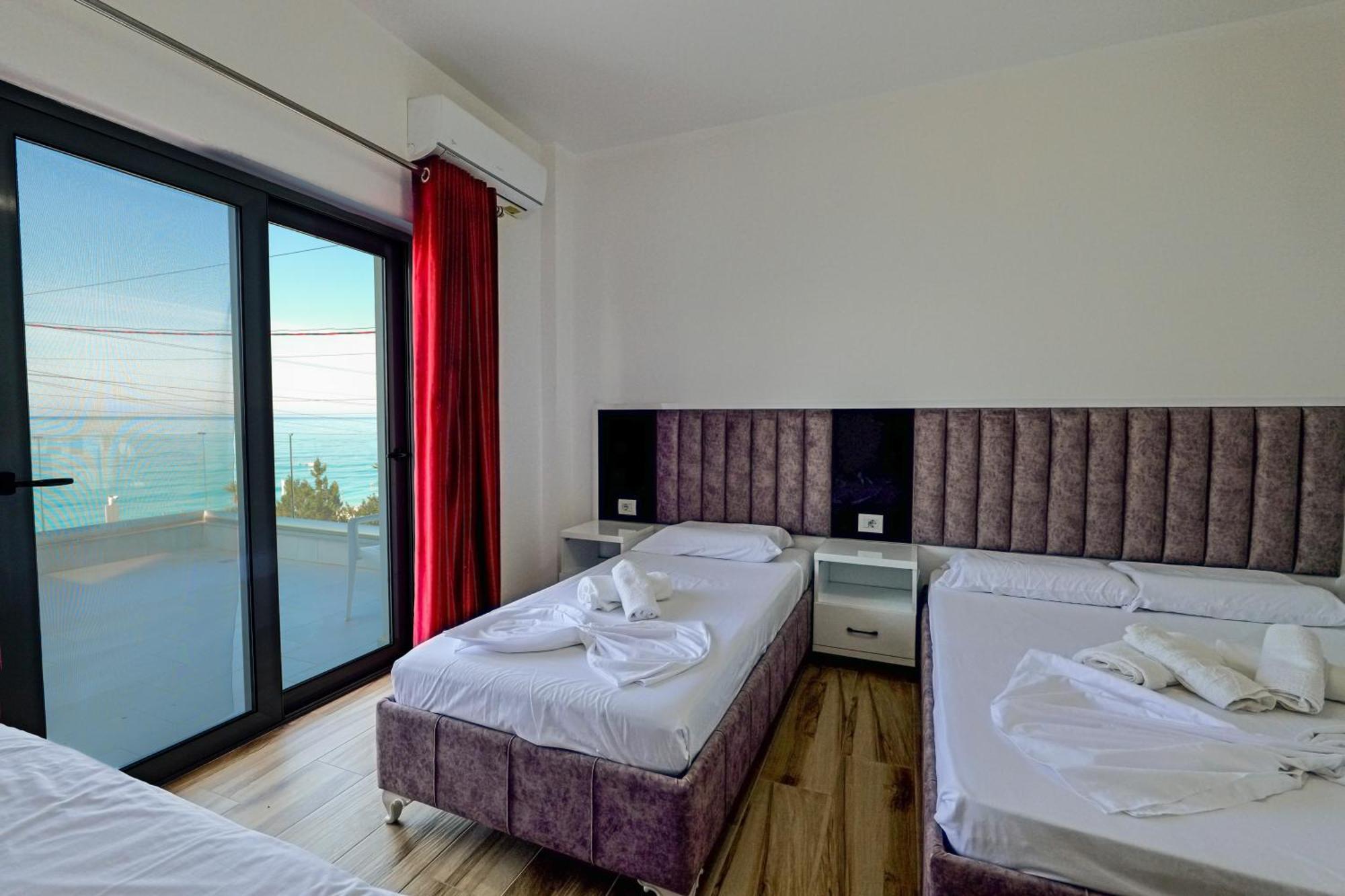 Hotel Take Борш Экстерьер фото