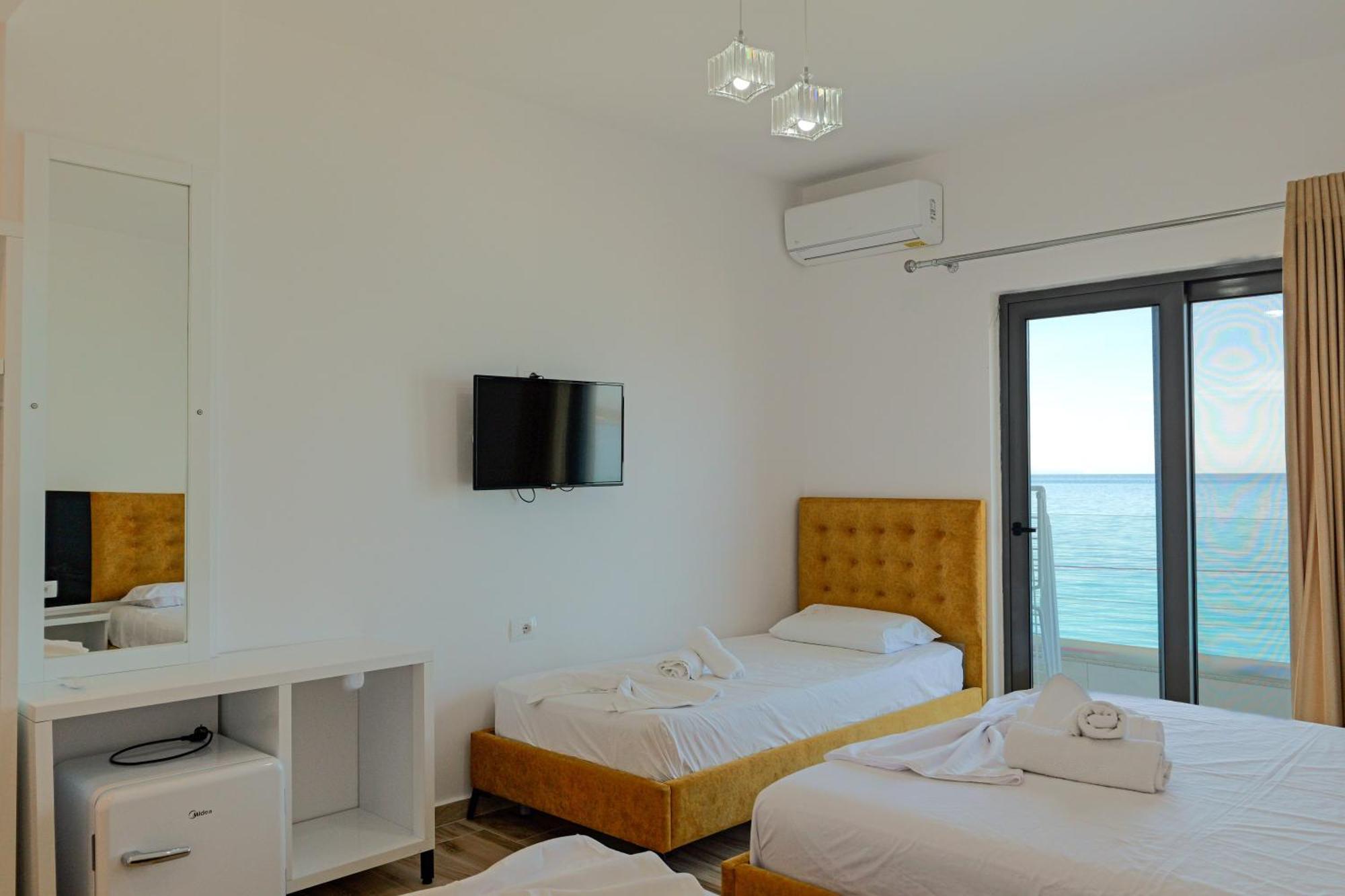 Hotel Take Борш Экстерьер фото