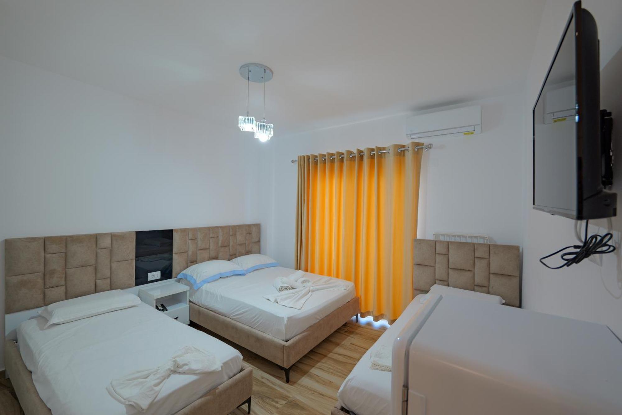 Hotel Take Борш Экстерьер фото