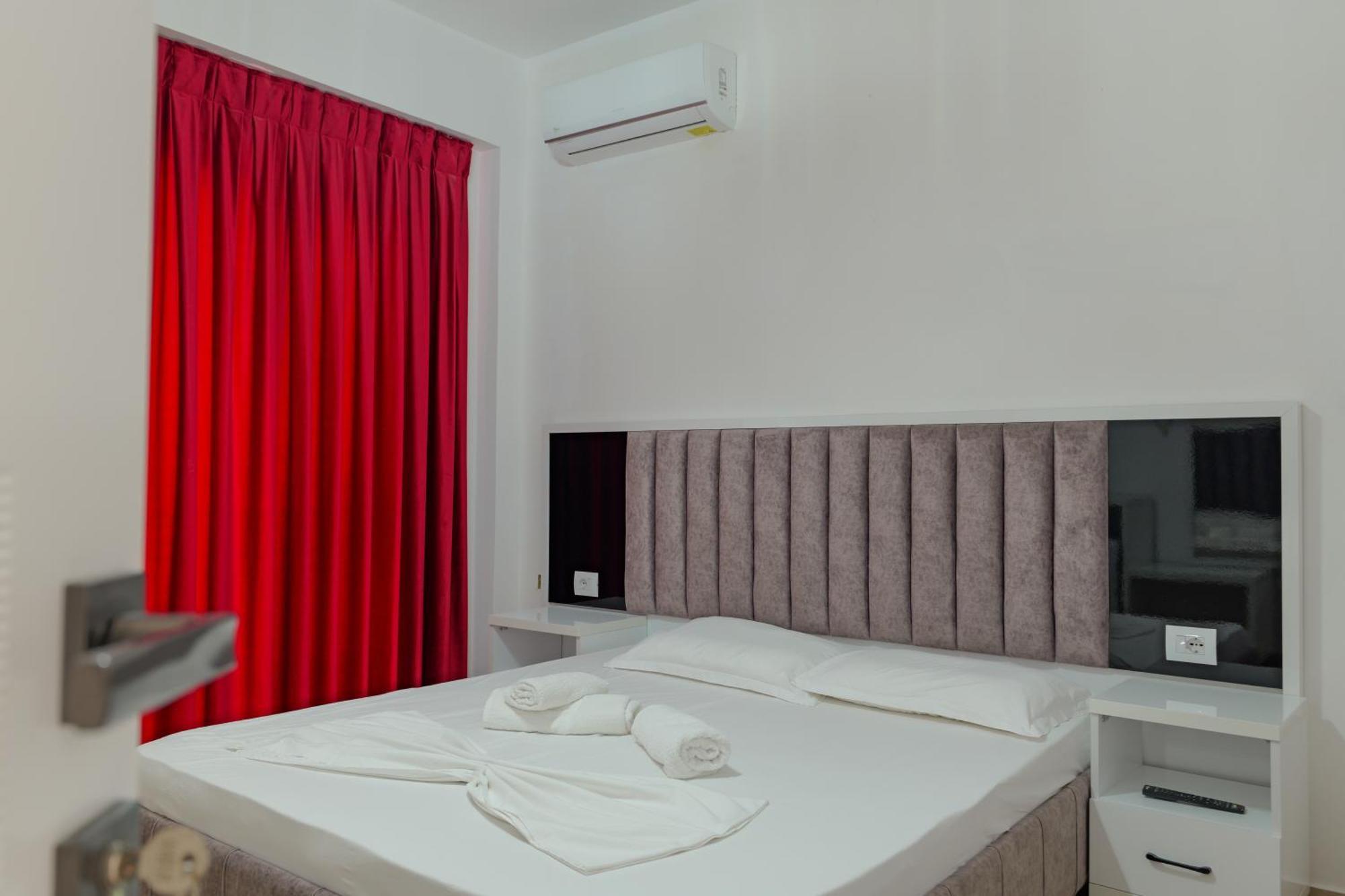 Hotel Take Борш Экстерьер фото