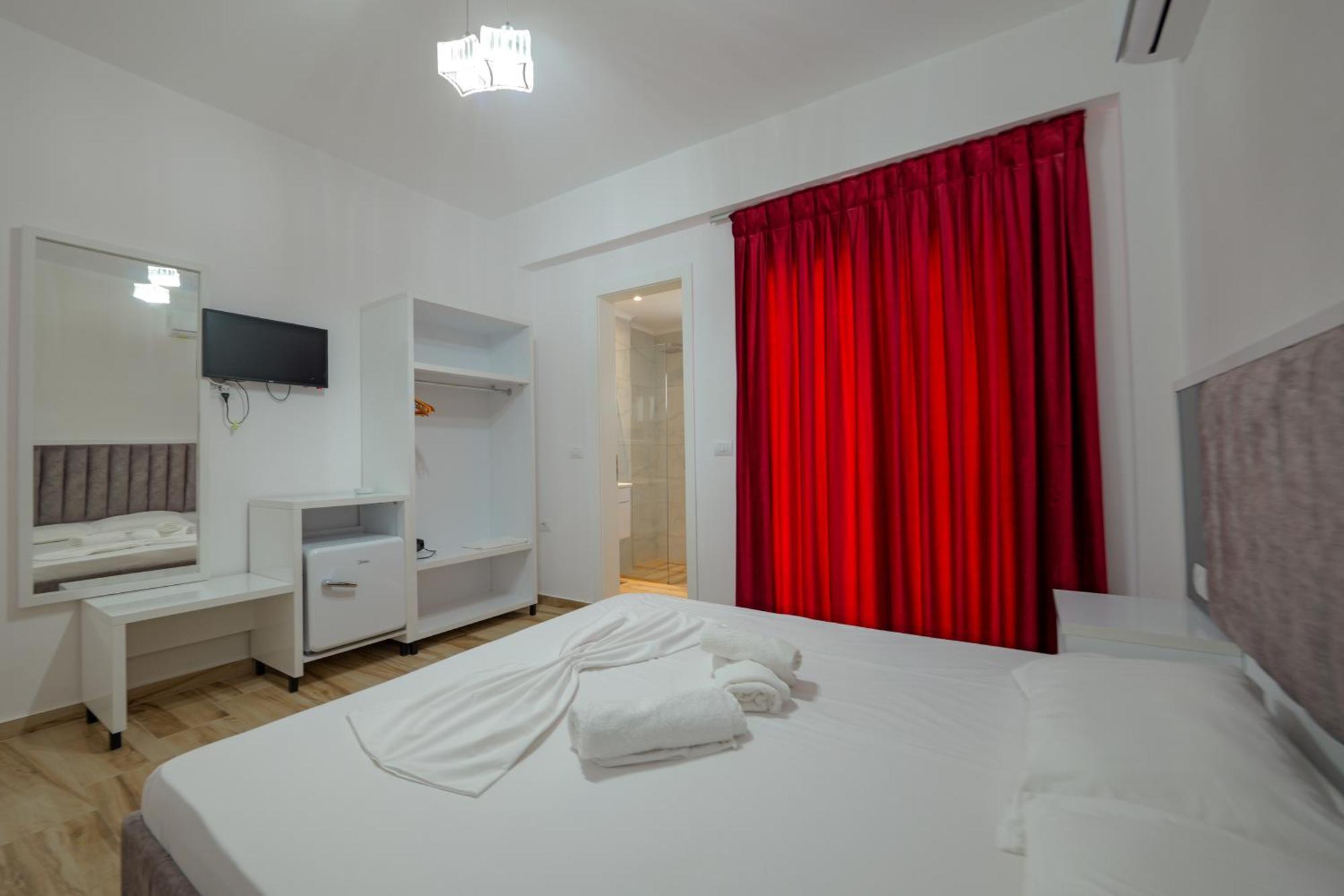 Hotel Take Борш Экстерьер фото